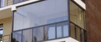 Остекление балкона: особенности услуги