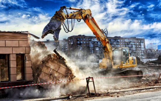 Мастерство разрушения - эффективный демонтаж зданий