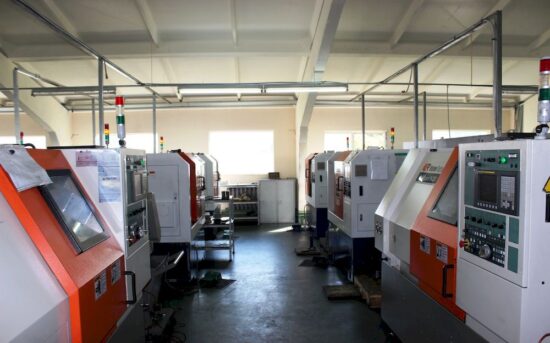 Как выбрать станок с ЧПУ под задачи цеха: сравнение фрезерных, токарных и плазменных моделей