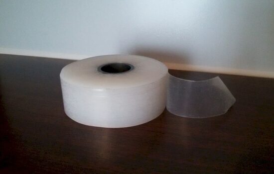 Как выбрать ленту ПЭ с липким слоем для бытовых и промышленных задач